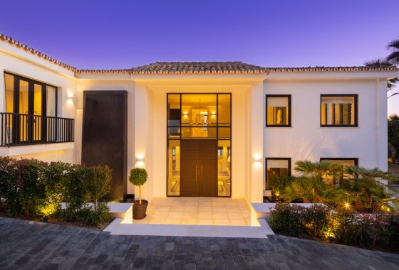 Wiederverkauf - Villa - Marbella - Nueva Andalucía