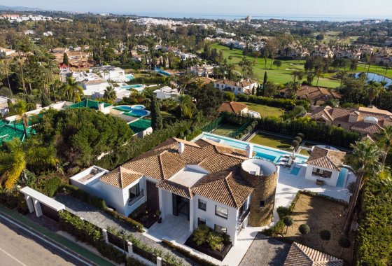 Wiederverkauf - Villa - Marbella - Nueva Andalucía