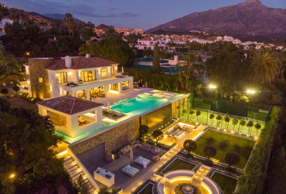 Wiederverkauf - Villa - Marbella - Nueva Andalucía