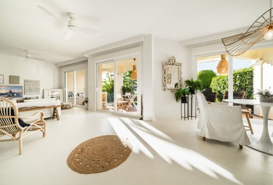 Resale - Apartment - Benahavis - La Quinta