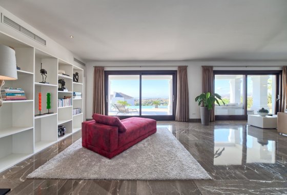 Resale - Villa - Estepona - Los Flamingos