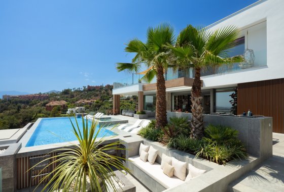 Resale - Villa - Benahavis - La Quinta