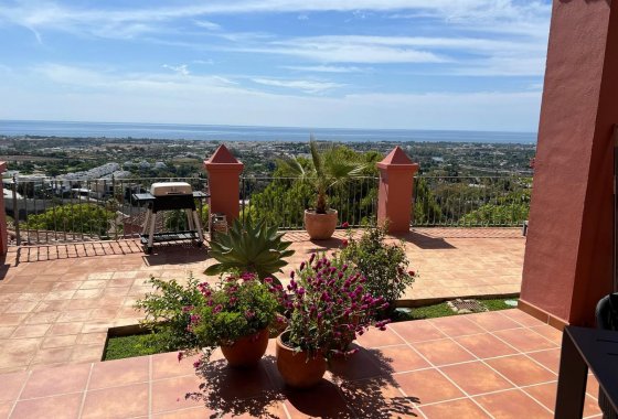 Resale - Apartment - Benahavis - La Quinta