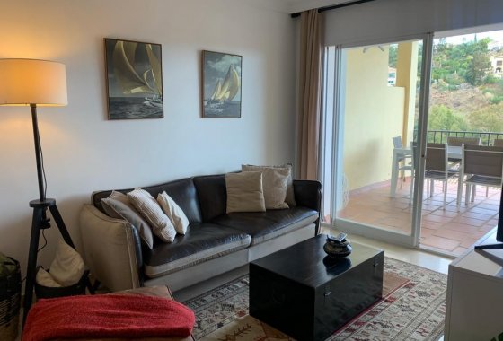 Resale - Apartment - Benahavis - La Quinta