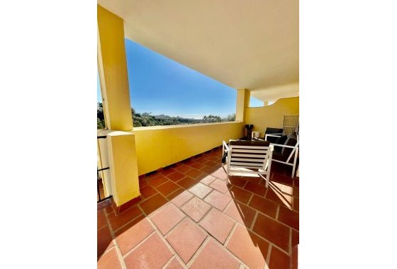 Resale - Apartment - Benahavis - La Quinta