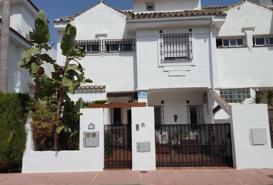 Wiederverkauf - Stadthaus - Marbella - Los Naranjos de Marbella