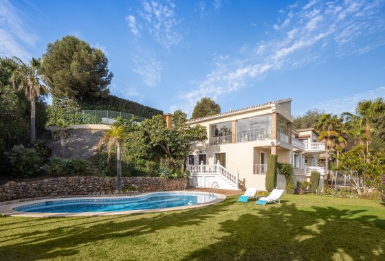 Resale - Villa - Estepona - El Paraíso