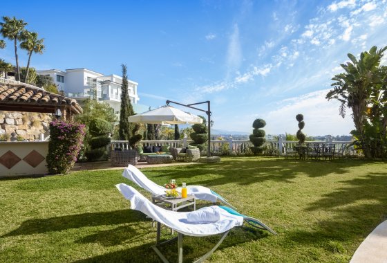 Resale - Villa - Estepona - El Paraíso