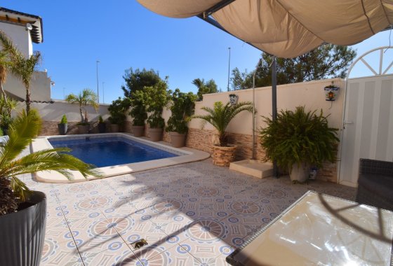 Resale - Villa - Orihuela Costa - Playa Flamenca