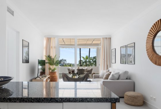 Resale - Apartment - Benahavis - La Quinta