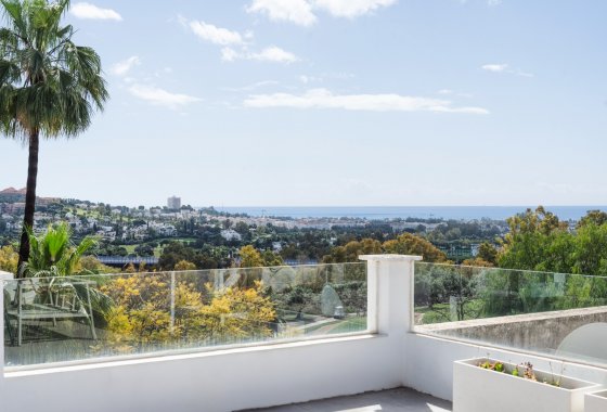 Resale - Apartment - Benahavis - La Quinta