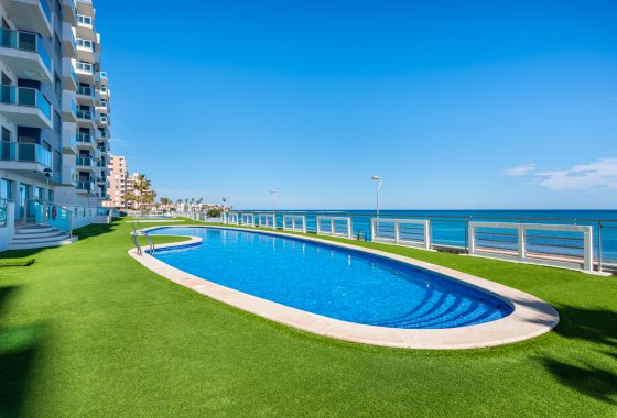 Resale - Apartment - La Manga del Mar Menor