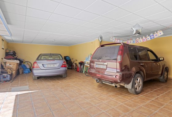 Resale - Villa - Torrevieja