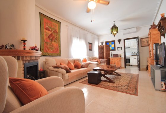 Resale - Villa - Orihuela Costa - Villamartín