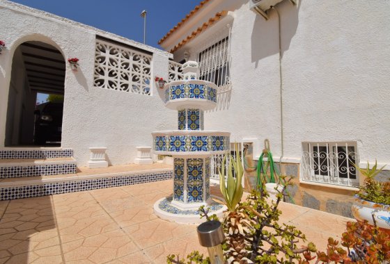 Resale - Villa - Orihuela Costa - Villamartín