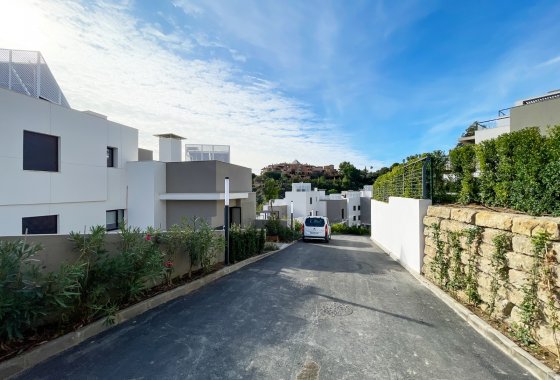 Resale - Apartment - Marbella - Nueva Andalucía