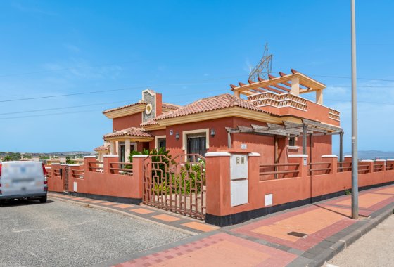 Resale - Villa - Algorfa