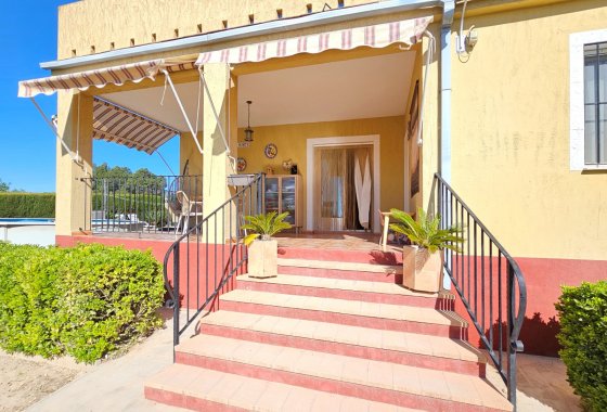 Resale - Villa - Caudete