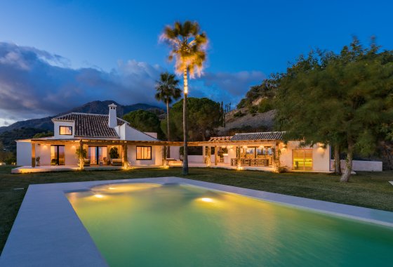 Reventa - Villa - Estepona