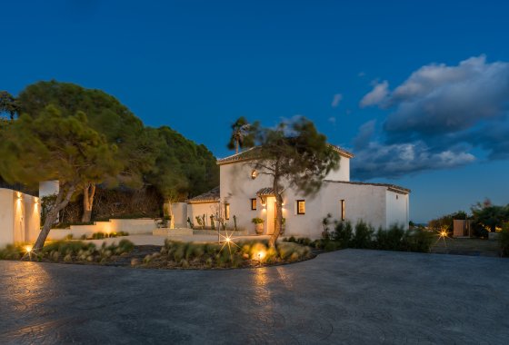 Reventa - Villa - Estepona