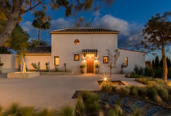 Reventa - Villa - Estepona