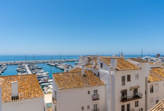 Resale - Apartment - Marbella - Puerto Banús