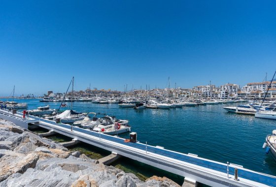 Resale - Apartment - Marbella - Puerto Banús