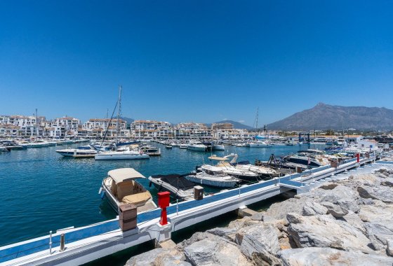 Resale - Apartment - Marbella - Puerto Banús