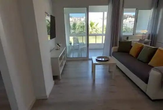 Resale - Apartment - Marbella - Nueva Andalucía