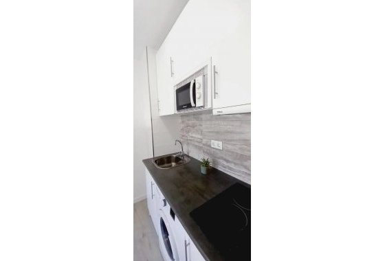 Resale - Apartment - Marbella - Nueva Andalucía