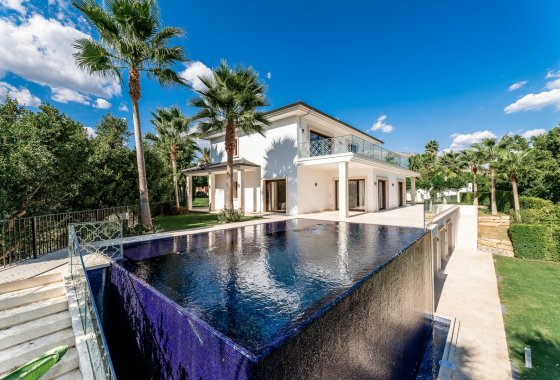 Wiederverkauf - Villa - Marbella - Nueva Andalucía