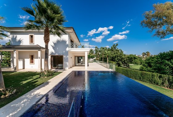 Wiederverkauf - Villa - Marbella - Nueva Andalucía