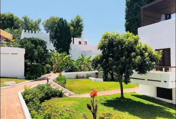 Resale - Apartment - Marbella - Puerto Banús