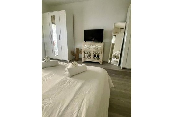 Resale - Apartment - Marbella - Puerto Banús