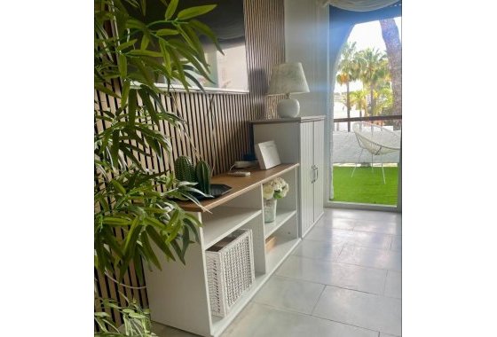 Resale - Apartment - Marbella - Puerto Banús