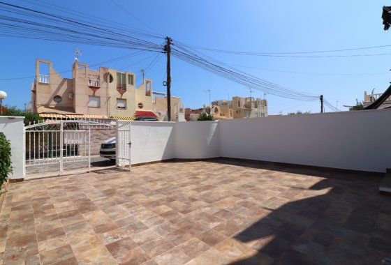 Resale - Villa - Torrevieja - El Salado