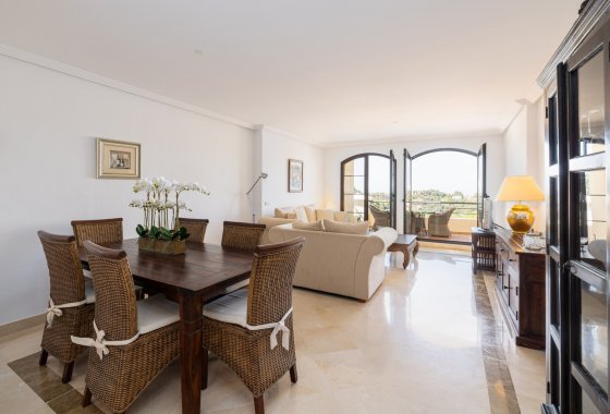 Resale - Apartment - Benahavis - Los Arqueros