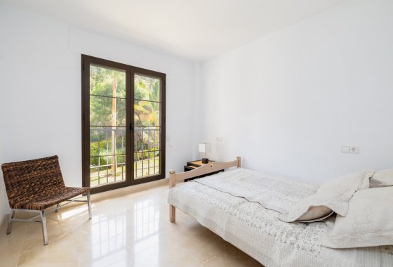 Resale - Apartment - Benahavis - Los Arqueros