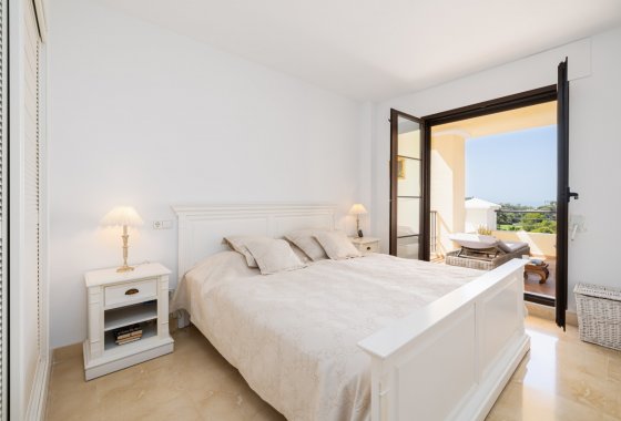 Resale - Apartment - Benahavis - Los Arqueros