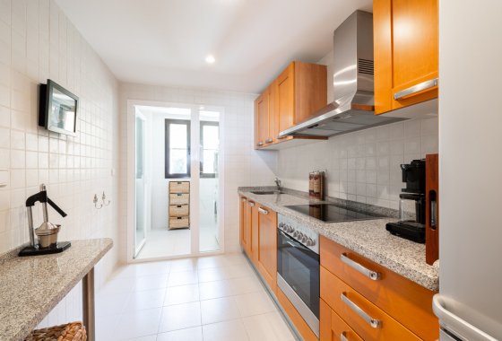 Resale - Apartment - Benahavis - Los Arqueros