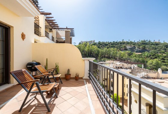 Resale - Apartment - Benahavis - Los Arqueros