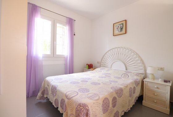 Resale - Villa - Algorfa - Montebello