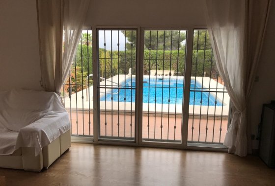 Resale - Villa - Albir