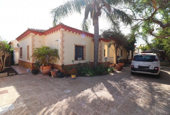 Resale - Villa - Formentera del Segura - Euroroda