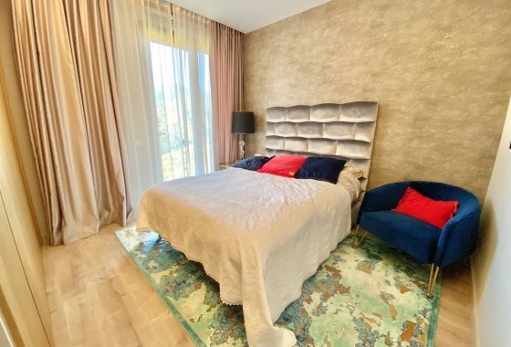 Resale - Apartment - Benahavis - La Quinta