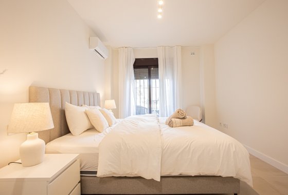 Resale - Apartment - Marbella - Nueva Andalucía