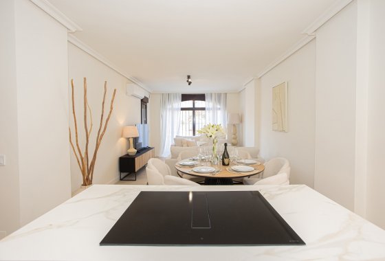 Resale - Apartment - Marbella - Nueva Andalucía