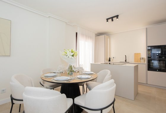 Resale - Apartment - Marbella - Nueva Andalucía