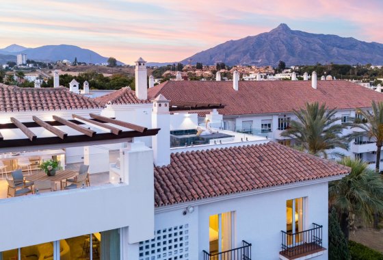 Resale - Apartment - Marbella - Nueva Andalucía