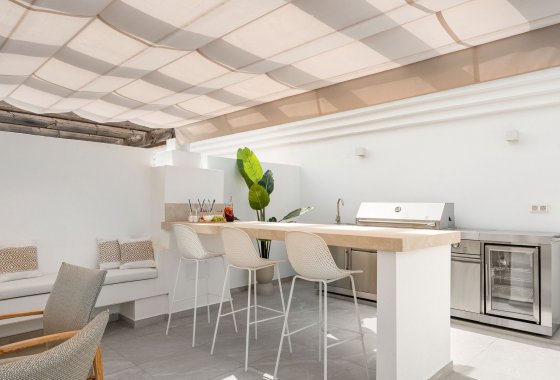 Resale - Apartment - Marbella - Nueva Andalucía